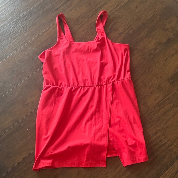 🔘All in Motion Vibrant Red Activewear dress - Picture 1 of 3